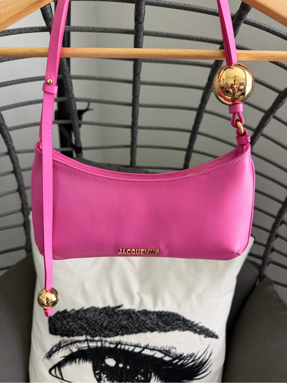 Jacquemus Le Grand Bisou Perle Leather Shoulder Bag Hot Pink with Gold Orbs - Picture 7 of 7